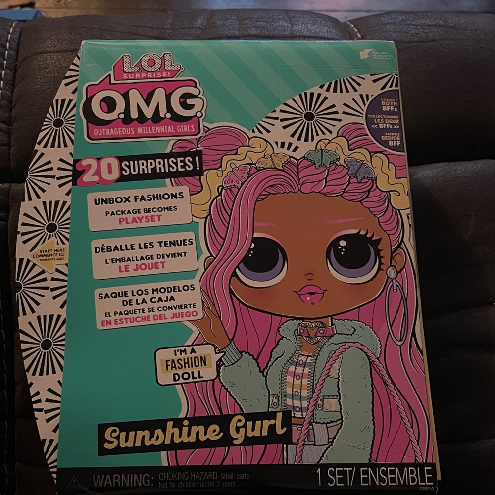 L.O.L. Surprise! OMG Sunshine Gurl and Moonlight B.B. Set